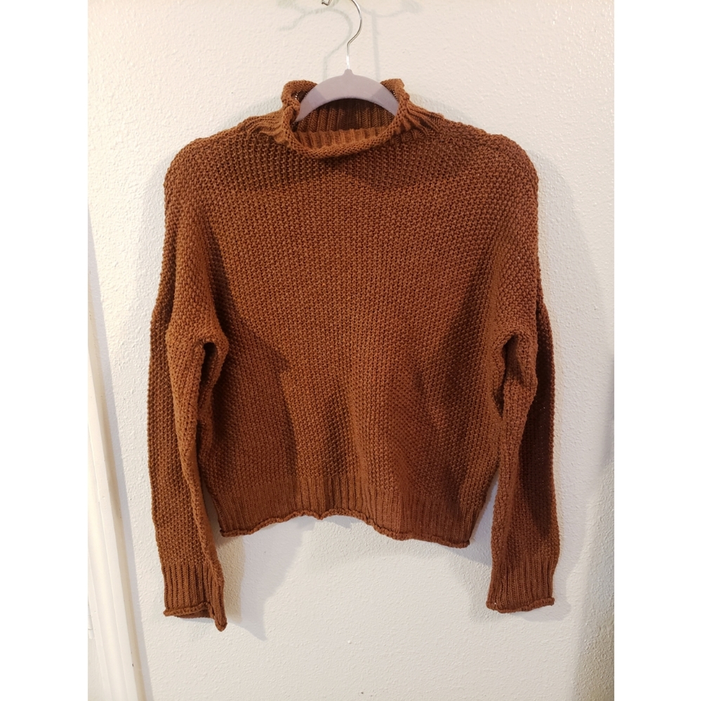 Burnt orange slightly cropped turtleneck
